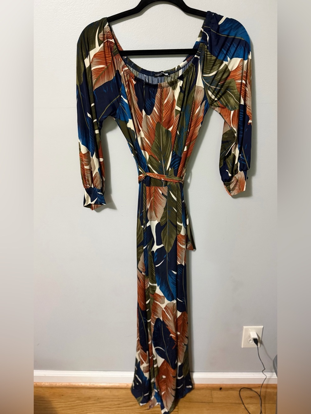 Fashion Nova Tropical Leaf Print Maxi Dress Size Large Tie Waist Long Sleeve